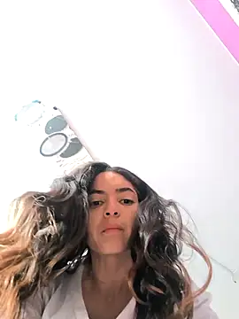 Snapshot of Sam_Sara chatting on November 14, 2025, 1:32 pm Sam Sara online show from November 14, 2025, 1:32 pm