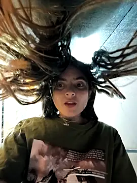 Snapshot of Sam_Sara chatting on December 4, 2025, 6:27 pm Sam Sara online show from December 4, 2025, 6:27 pm