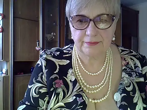 Snapshot of SweetCherry27 chatting on February 16, 2025, 1:38 pm SweetCherry27 online show from February 16, 2025, 1:38 pm