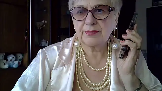 Snapshot of SweetCherry27 chatting on March 2, 2025, 10:45 am SweetCherry27 online show from March 2, 2025, 10:45 am