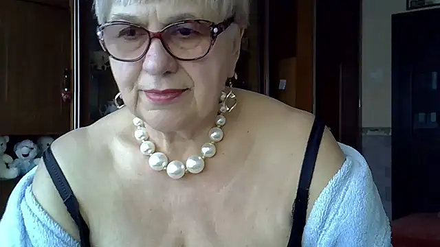Snapshot of SweetCherry27 chatting on March 3, 2025, 8:49 am SweetCherry27 online show from March 3, 2025, 8:49 am