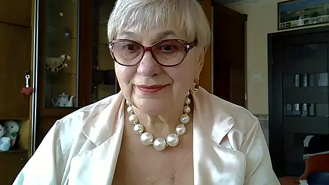 Snapshot of SweetCherry27 chatting on March 5, 2025, 12:22 pm SweetCherry27 online show from March 5, 2025, 12:22 pm