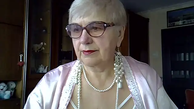 Snapshot of SweetCherry27 chatting on March 8, 2025, 5:17 am SweetCherry27 online show from March 8, 2025, 5:17 am