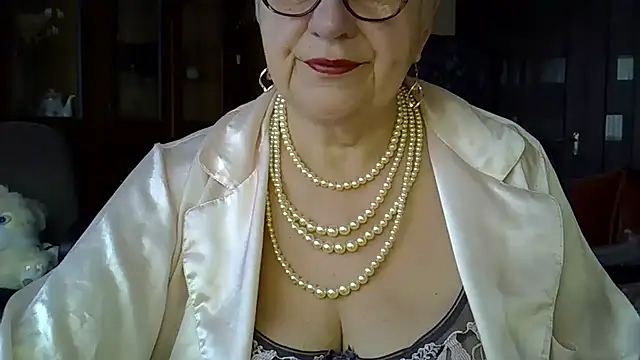 Snapshot of SweetCherry27 chatting on March 18, 2025, 5:20 am SweetCherry27 online show from March 18, 2025, 5:20 am