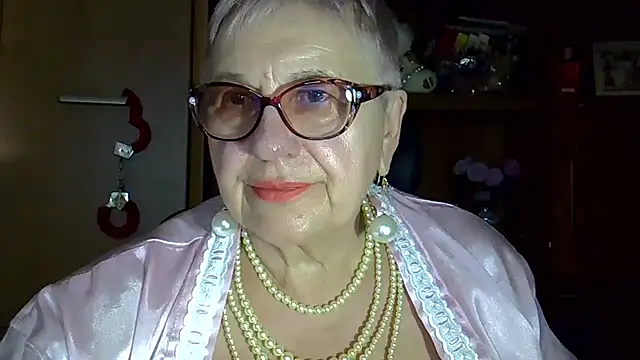 Snapshot of SweetCherry27 chatting on September 19, 2025, 4:51 pm SweetCherry27 online show from September 19, 2025, 4:51 pm