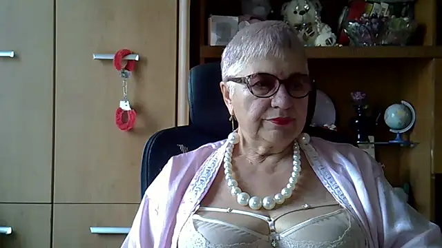 Snapshot of SweetCherry27 chatting on September 25, 2025, 5:22 am SweetCherry27 online show from September 25, 2025, 5:22 am