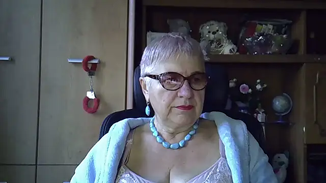 Snapshot of SweetCherry27 chatting on September 29, 2025, 4:28 am SweetCherry27 online show from September 29, 2025, 4:28 am