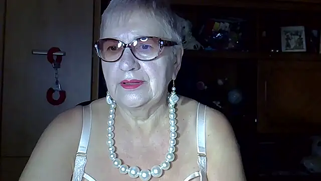 Snapshot of SweetCherry27 chatting on October 1, 2025, 4:40 am SweetCherry27 online show from October 1, 2025, 4:40 am