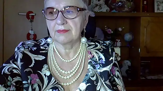 Snapshot of SweetCherry27 chatting on October 2, 2025, 5:25 am SweetCherry27 online show from October 2, 2025, 5:25 am