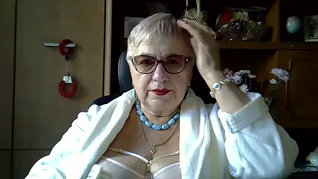 Snapshot of SweetCherry27 chatting on October 5, 2025, 5:28 am SweetCherry27 online show from October 5, 2025, 5:28 am