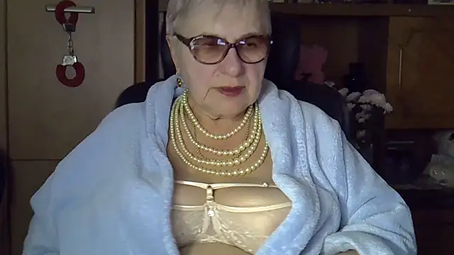 Snapshot of SweetCherry27 chatting on October 13, 2025, 4:51 pm SweetCherry27 online show from October 13, 2025, 4:51 pm