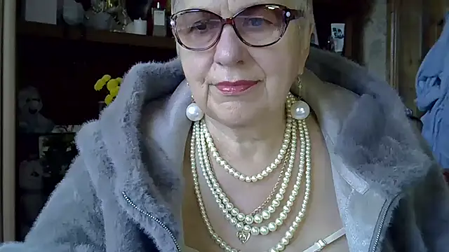 Snapshot of SweetCherry27 chatting on October 19, 2025, 6:03 am SweetCherry27 online show from October 19, 2025, 6:03 am