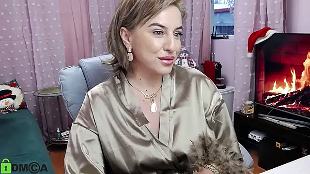 Snapshot of CarrieLoveX chatting on December 23, 2024, 6:11 am CarrieLoveX online show from December 23, 2024, 6:11 am