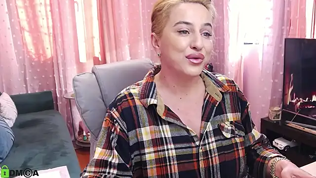 Snapshot of CarrieLoveX chatting on January 27, 2025, 12:48 pm CarrieLoveX online show from January 27, 2025, 12:48 pm
