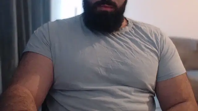 hugemachohandsome online show from November 14, 2025, 8:46 am