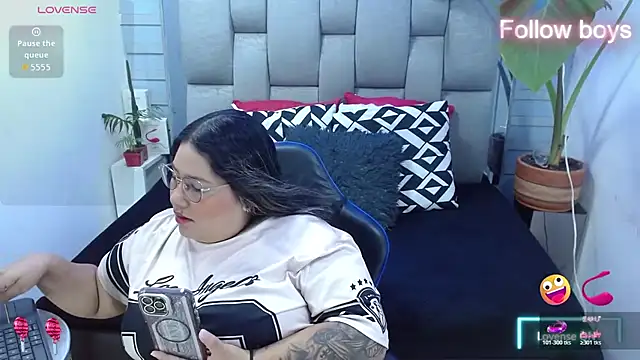 evelin zaens online show from May 4, 2026, 5:36 am