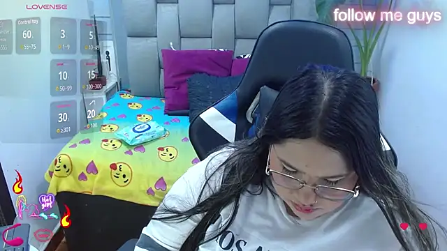 evelin zaens online show from July 10, 2026, 4:39 am