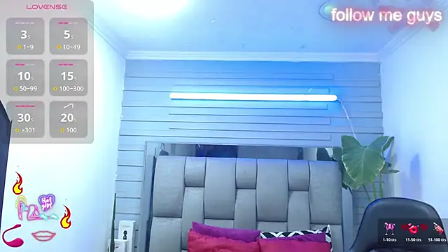 evelin zaens online show from July 27, 2026, 5:58 am