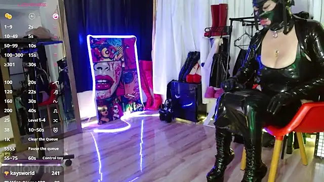 Snapshot of LatexDevil_Blondie chatting on February 13, 2025, 6:27 pm LatexDevil Blondie online show from February 13, 2025, 6:27 pm
