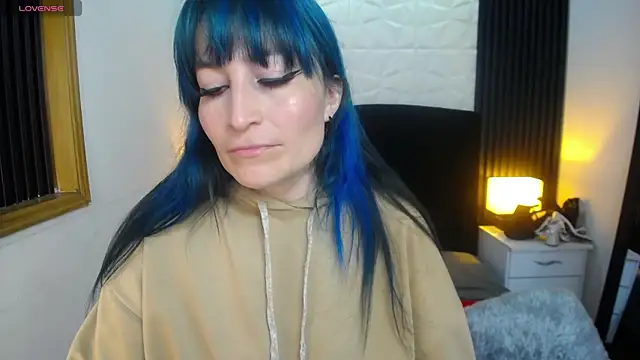 alicia moom online show from December 12, 2024, 6:53 pm