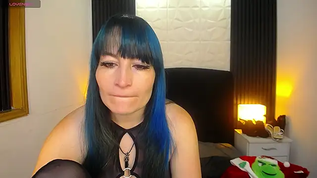 alicia moom online show from December 14, 2024, 3:36 pm
