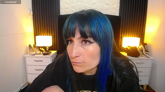 alicia moom online show from December 19, 2024, 11:39 am