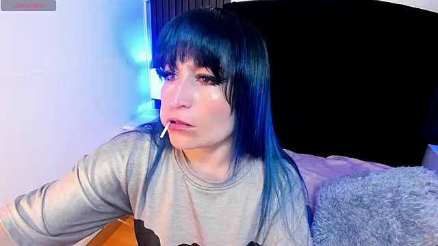 Snapshot of alicia_moom chatting on September 26, 2025, 8:24 pm alicia moom online show from September 26, 2025, 8:24 pm