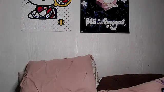Snapshot of Cupcakecutie449 chatting on March 11, 2025, 4:54 am Cupcakecutie449 online show from March 11, 2025, 4:54 am