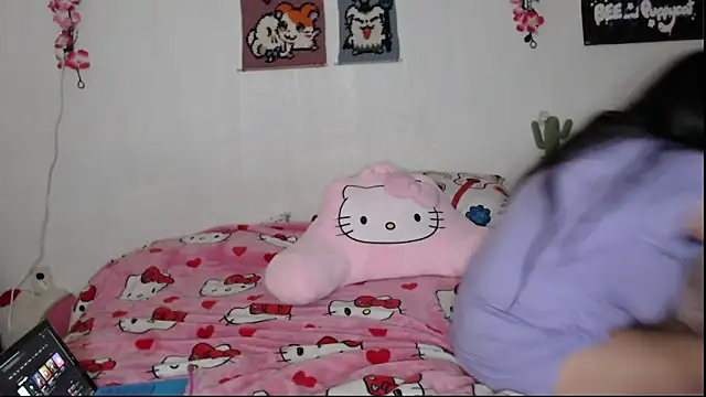 Cupcakecutie449 online show from April 29, 2026, 9:35 am