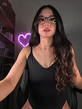 Naughty-Jessie online show from May 10, 2026, 9:09 pm