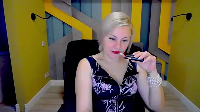 Candy Long online show from December 3, 2024, 6:26 am