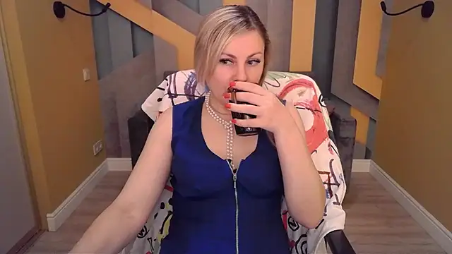 Candy Long online show from February 6, 2026, 6:29 am