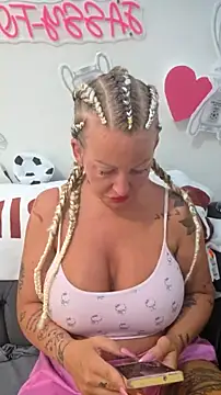 Snapshot of Jassy_Foxy chatting on July 7, 2026, 4:15 am Jassy Foxy online show from July 7, 2026, 4:15 am