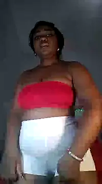 Snapshot of Sexypresh302 chatting on January 6, 2025, 4:04 am Sexypresh302 online show from January 6, 2025, 4:04 am