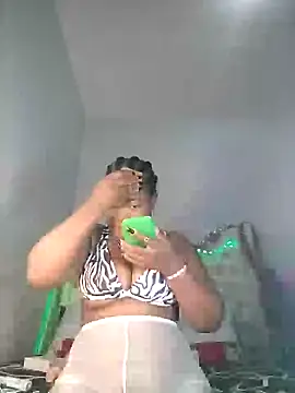 Snapshot of Sexypresh302 chatting on January 21, 2025, 6:43 am Sexypresh302 online show from January 21, 2025, 6:43 am