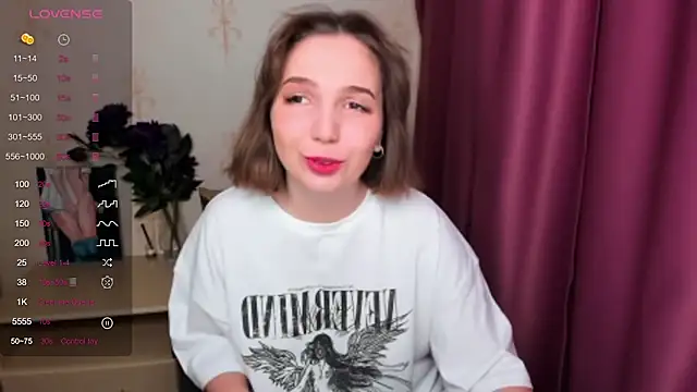 KindHazelHere  online show from January 14, 2025, 1:04 am