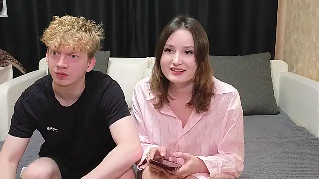 Snapshot of loossers chatting on October 5, 2025, 10:46 am loossers online show from October 5, 2025, 10:46 am