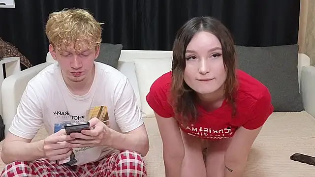 Snapshot of loossers chatting on October 13, 2025, 11:32 am loossers online show from October 13, 2025, 11:32 am