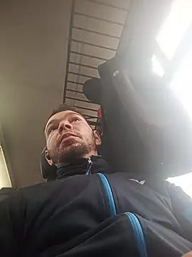 Snapshot of Medelin92 chatting on February 9, 2026, 9:35 am Medelin92 online show from February 9, 2026, 9:35 am