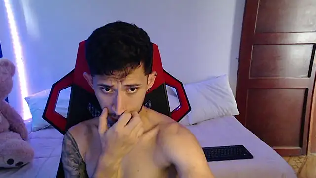 Snapshot of stevenSEX123 chatting on December 1, 2024, 7:58 pm stevenSEX123 online show from December 1, 2024, 7:58 pm