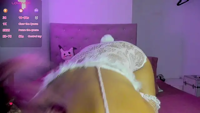 Snapshot of Ania-Ross chatting on September 24, 2025, 1:20 am Ania-Ross online show from September 24, 2025, 1:20 am