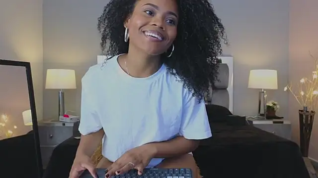 Snapshot of ShadayCarmell chatting on December 19, 2024, 8:34 pm ShadayCarmell online show from December 19, 2024, 8:34 pm