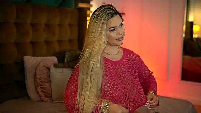 Snapshot of SophieBoobsX chatting on October 21, 2025, 5:19 am SophieBoobsX online show from October 21, 2025, 5:19 am