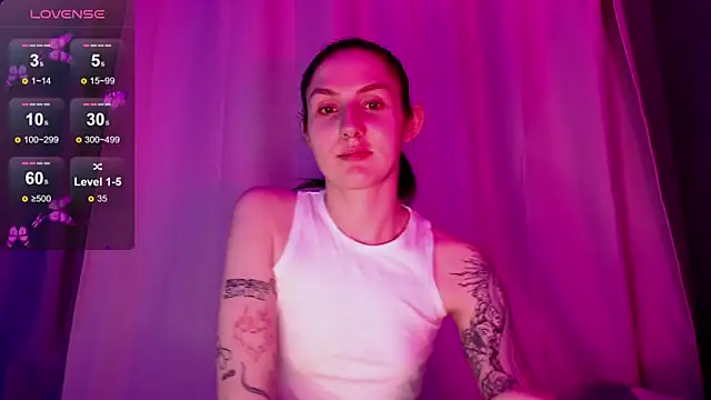 NiaEllis online show from January 17, 2025, 12:31 am