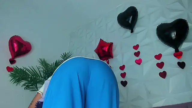 Hellen Sky online show from March 19, 2026, 7:07 pm