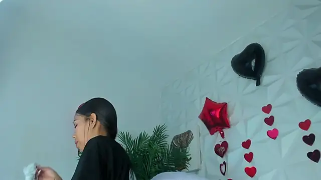 Hellen Sky online show from April 30, 2026, 7:09 pm