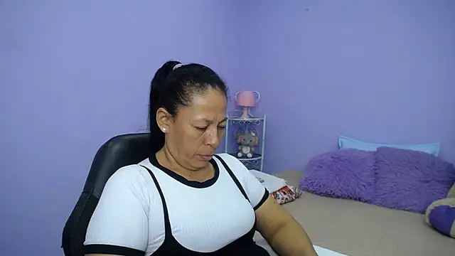 mature martina online show from January 16, 2025, 11:06 pm