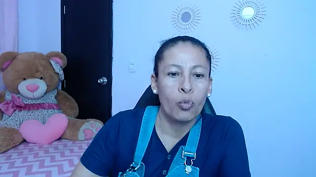 mature martina online show from January 23, 2025, 10:33 pm