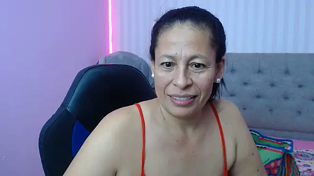 mature martina online show from January 24, 2025, 10:43 am