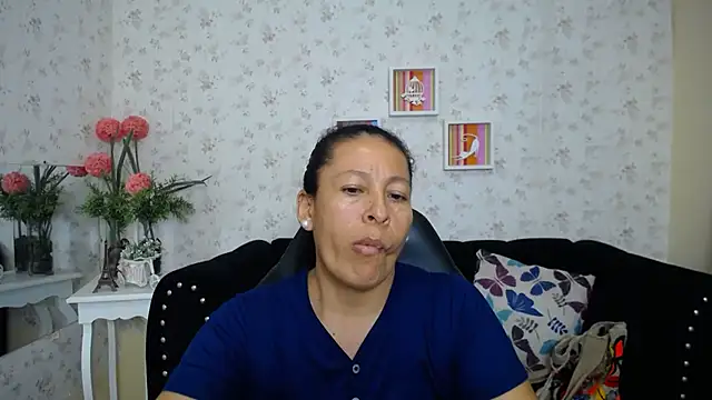 mature martina online show from February 17, 2025, 11:09 pm